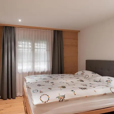 Apartment Delightfully Presented Flat With Amazing Views *