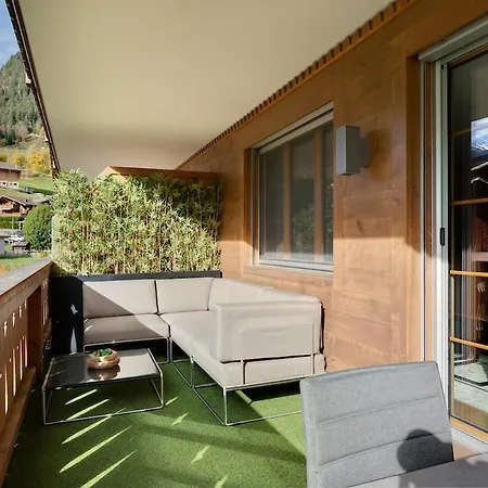 Apartment Delightfully Presented Flat With Amazing Views