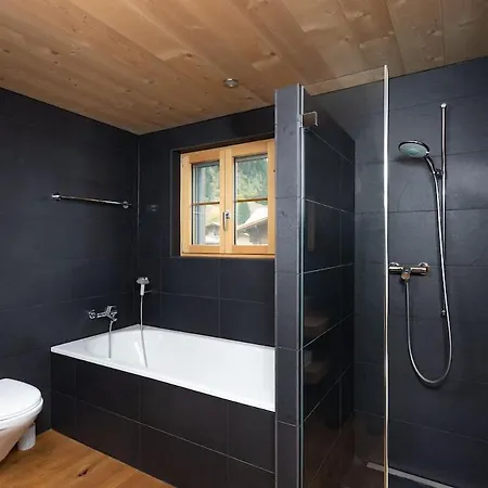 Delightfully Presented Flat With Amazing Views *