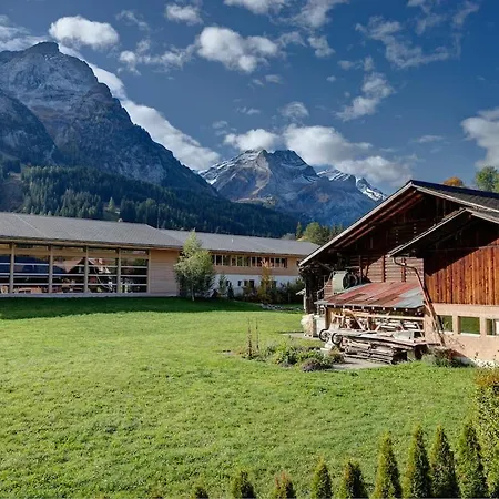 Delightfully Presented Flat With Amazing Views