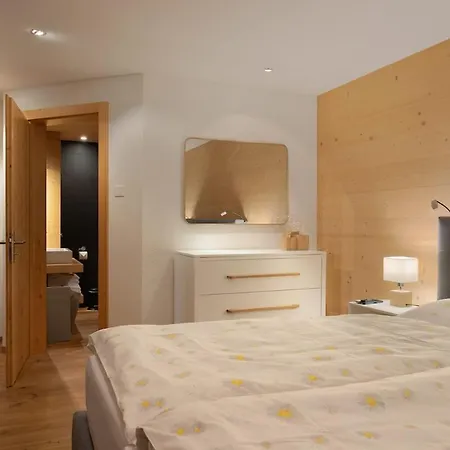 Apartment Delightfully Presented Flat With Amazing Views